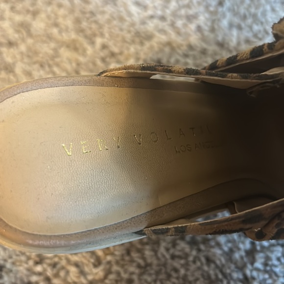 Cheetah Heels - Picture 3 of 3